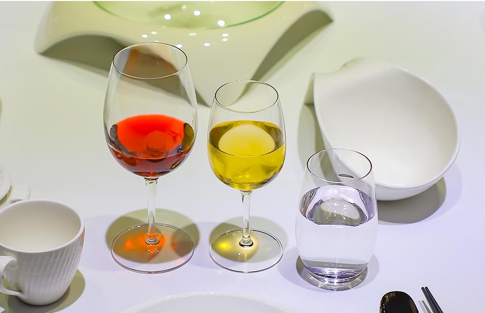 黄瓜视频污版APP下载进口葡萄酒杯批发商：选用葡萄酒酒杯有哪些讲究